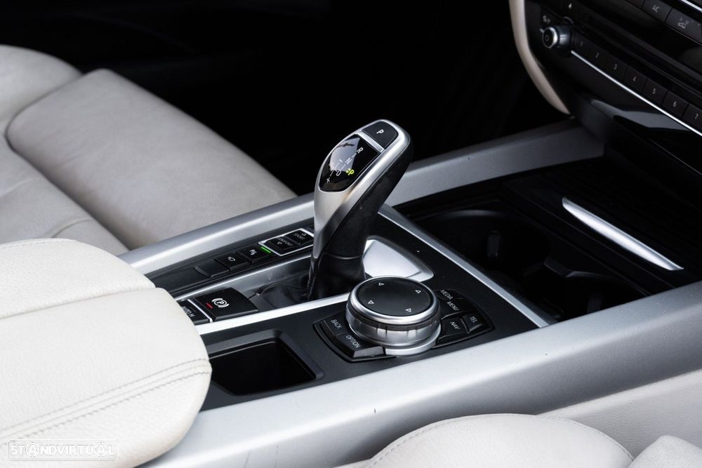 BMW X5 25 d sDrive Comfort 7L - 30