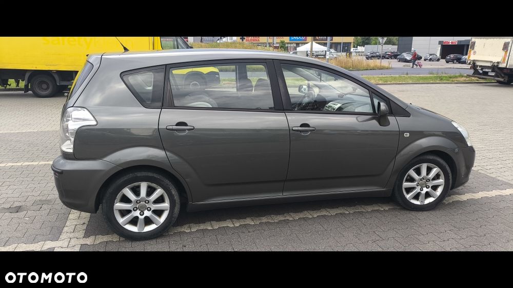 Toyota Corolla Verso - 4