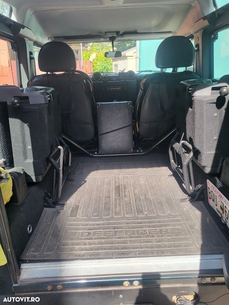 Land Rover Defender - 3