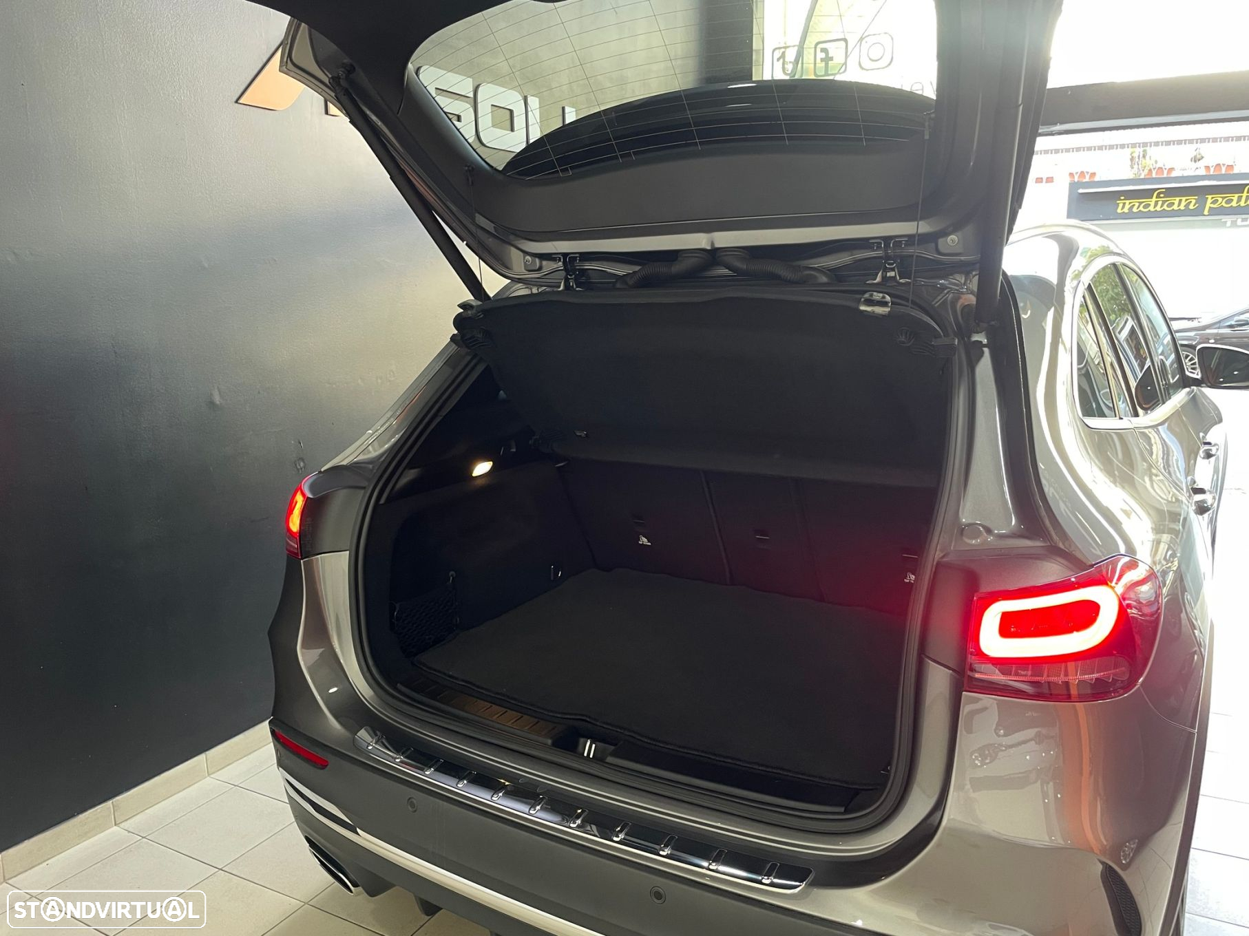 Mercedes-Benz GLA 180 d AMG Line - 44