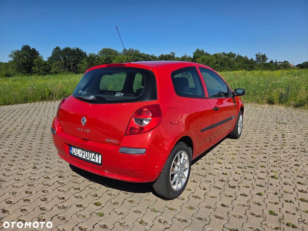 Renault Clio 1.2 16V Dynamique - 8