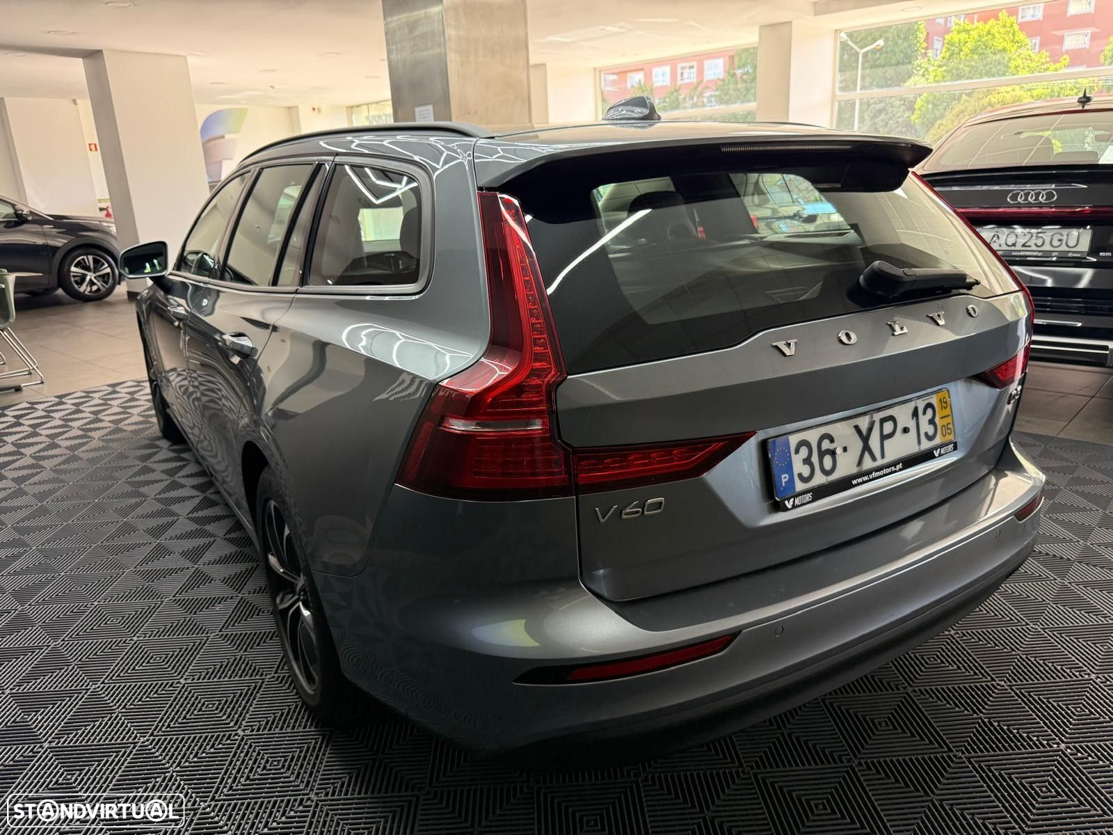 Volvo V60 2.0 D3 Momentum Plus - 13