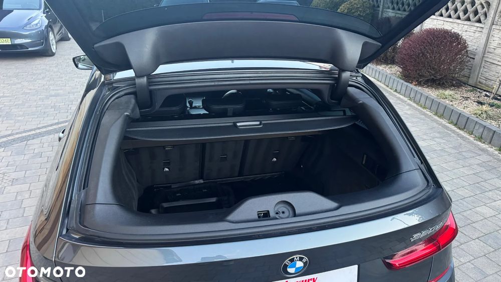 BMW Seria 3 320d M Sport Shadow sport - 36