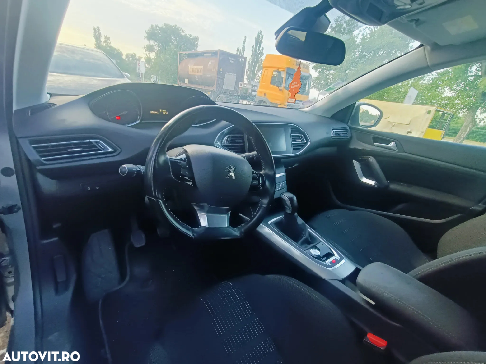 Peugeot 308 1.2 L PureTech Turbo Allure - 7
