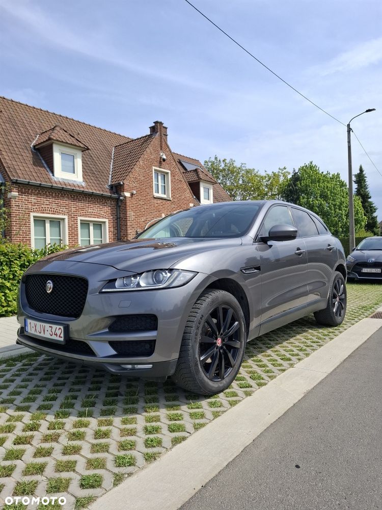 Jaguar F-Pace - 4