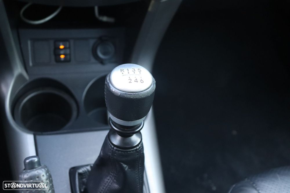 Toyota RAV4 2.2 D-4D X - 19