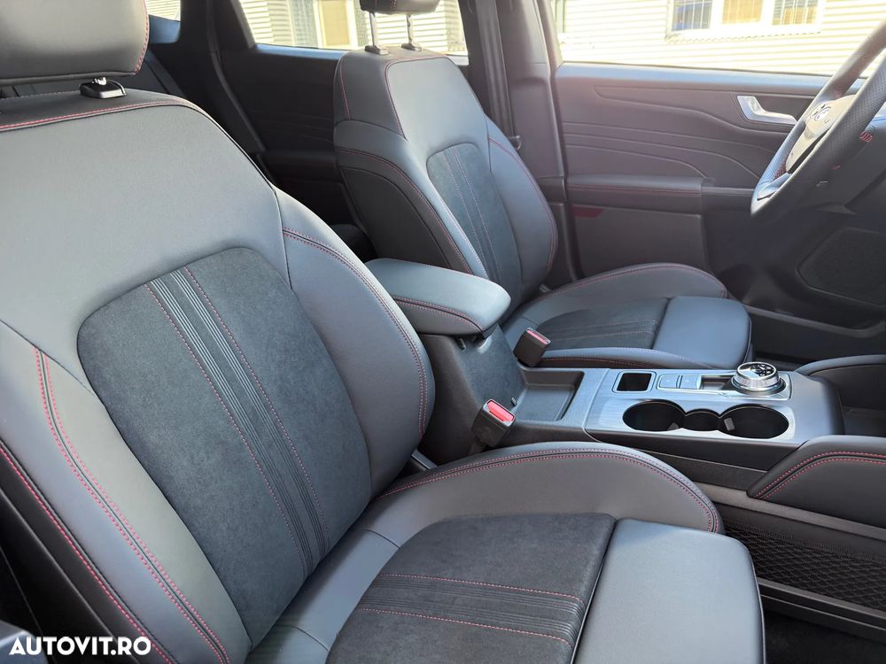 Ford Kuga 2.5 Duratec FWD PHEV ST-Line X - 25