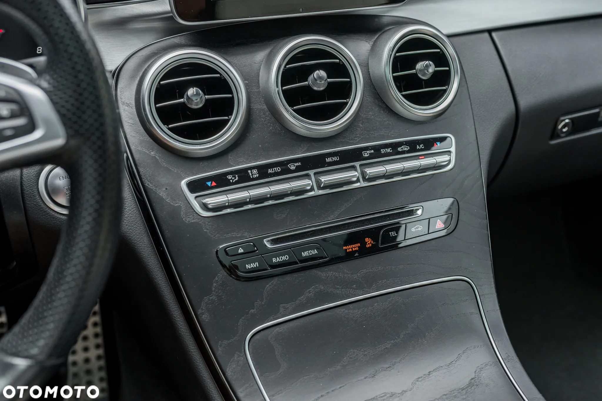 Mercedes-Benz Klasa C 300 7G-TRONIC - 38