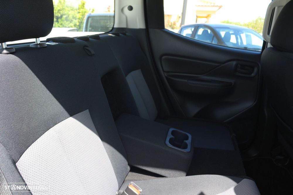 Mitsubishi L200 2.3 DI-D Space Cab Invite Strakar Look 4WD - 40