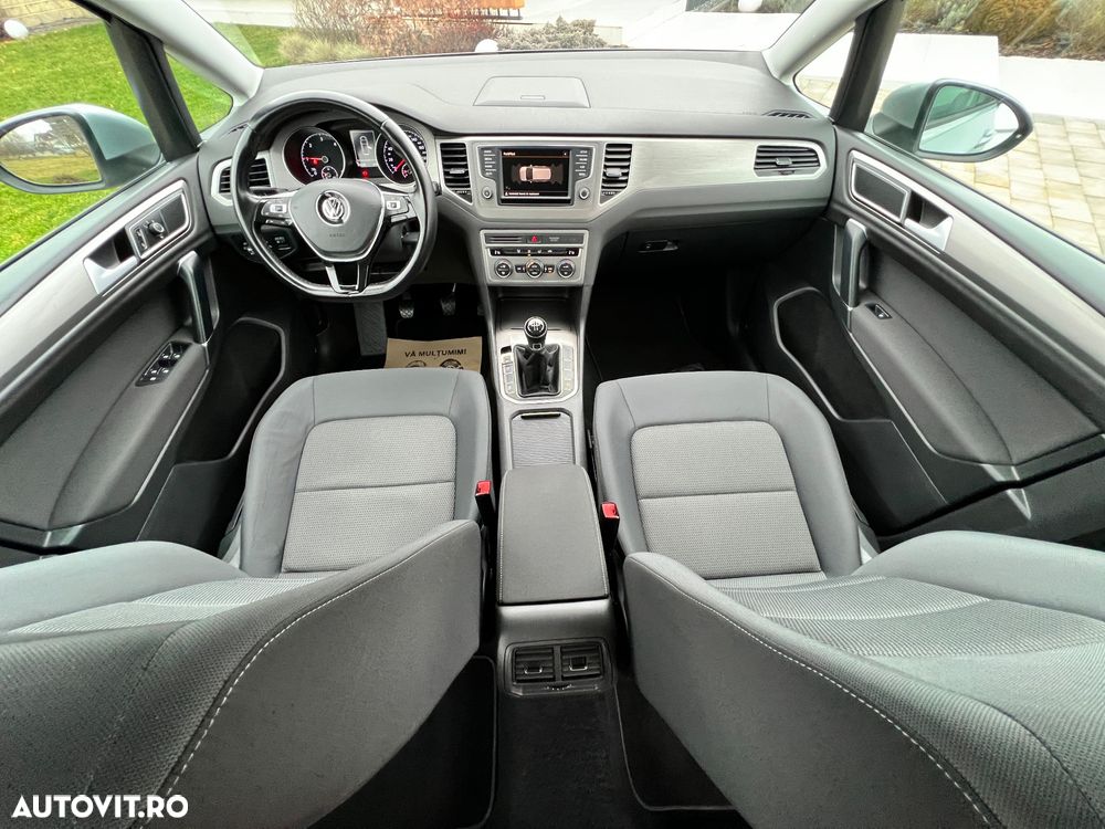 Volkswagen Golf - 32