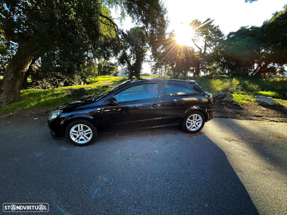 Opel Astra GTC 1.3 CDTi - 11