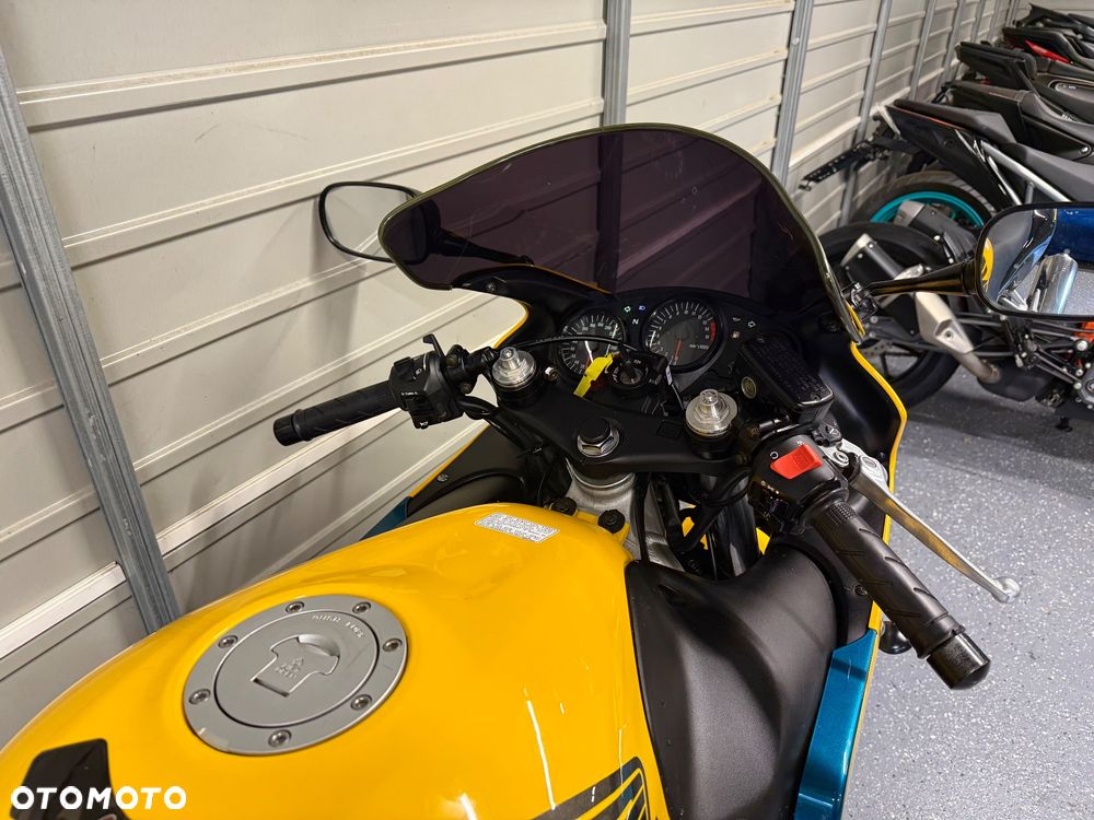 Honda CBR - 9