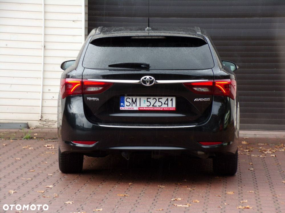 Toyota Avensis - 16