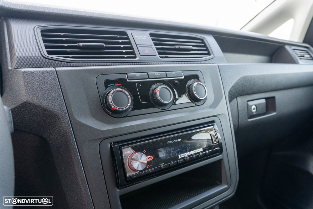 VW Caddy Maxi 2.0 TDI - 19