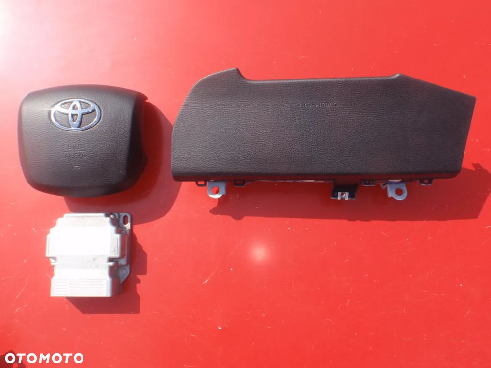 TOYOTA HILUX COROLLA E21 C-HR bZX4 MIRAI RAV4 CAMRY LAND CRUISER  PROACE CROSS AIRBAG SRS AIR BAG KURTYNA NOWA SZYCIE NAPRAWA REGENERACJA WYMIANA ZASŁON KURTYNY DESKA KONSOLA FOTELA W FOTEL Raz2 PAS PASY USA EU KANADA - 17