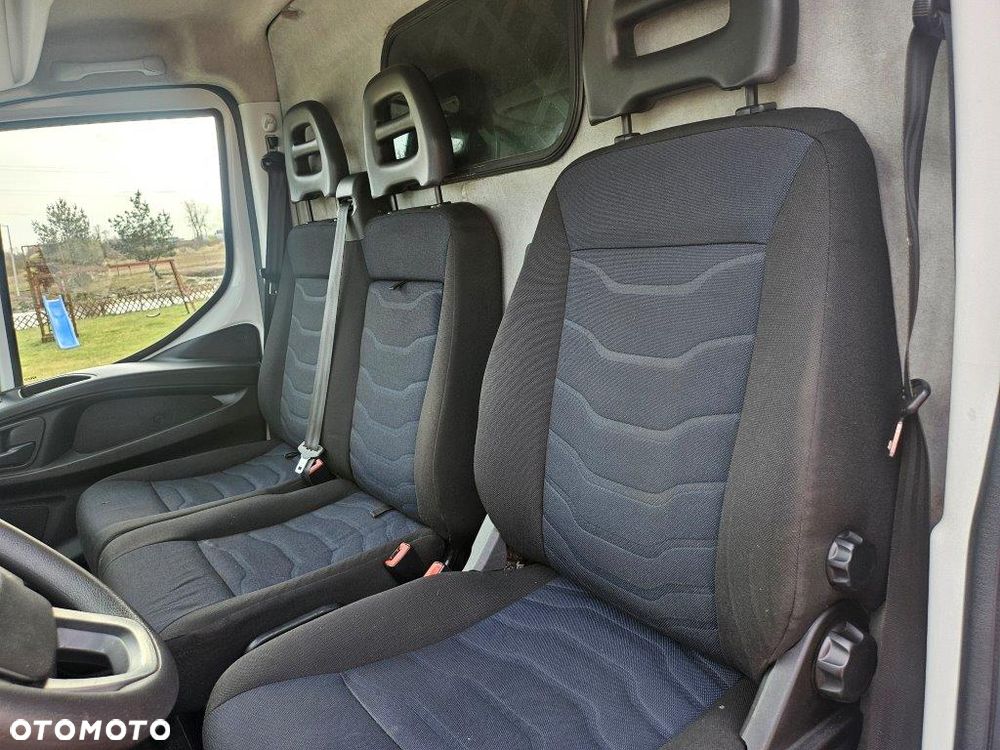 Iveco DAILY 35S KONTENER Z WINDĄ 8EP 2,5wysoki Super Stan - 27
