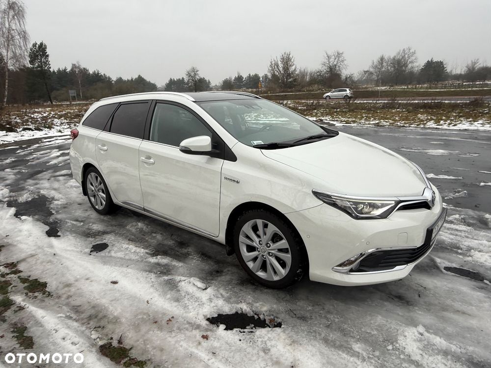 Toyota Auris Hybrid 135 Prestige - 3