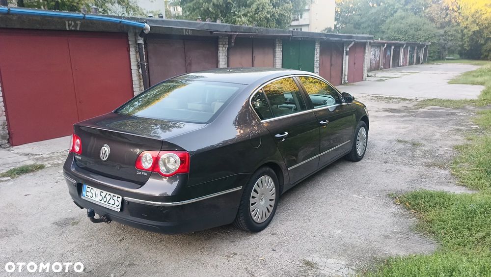 Volkswagen Passat 2.0 FSI Comfortline - 5