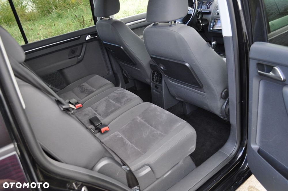 Volkswagen Touran - 18