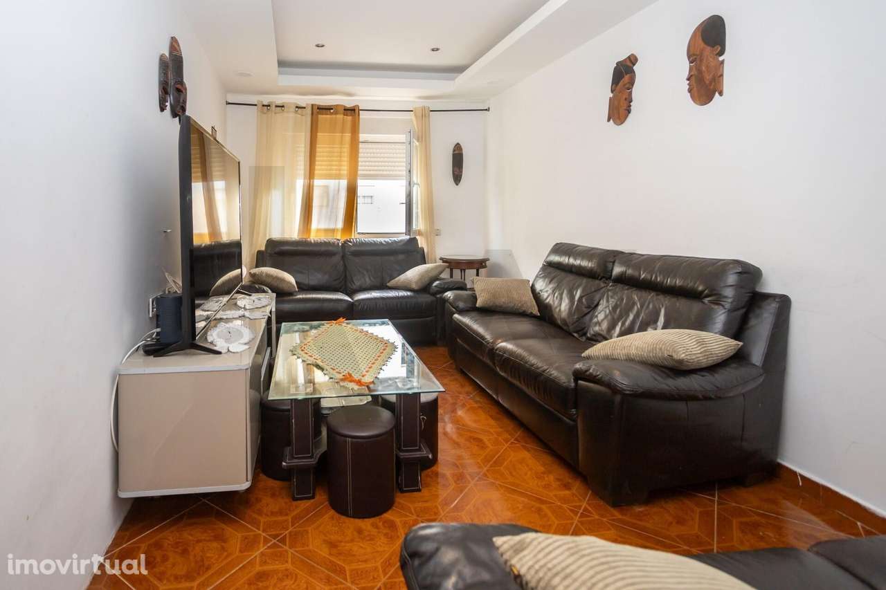 T2 com Arrecadação na Arrentela – Conforto, Luz e Localização Estraté - Grande imagem: 4/29