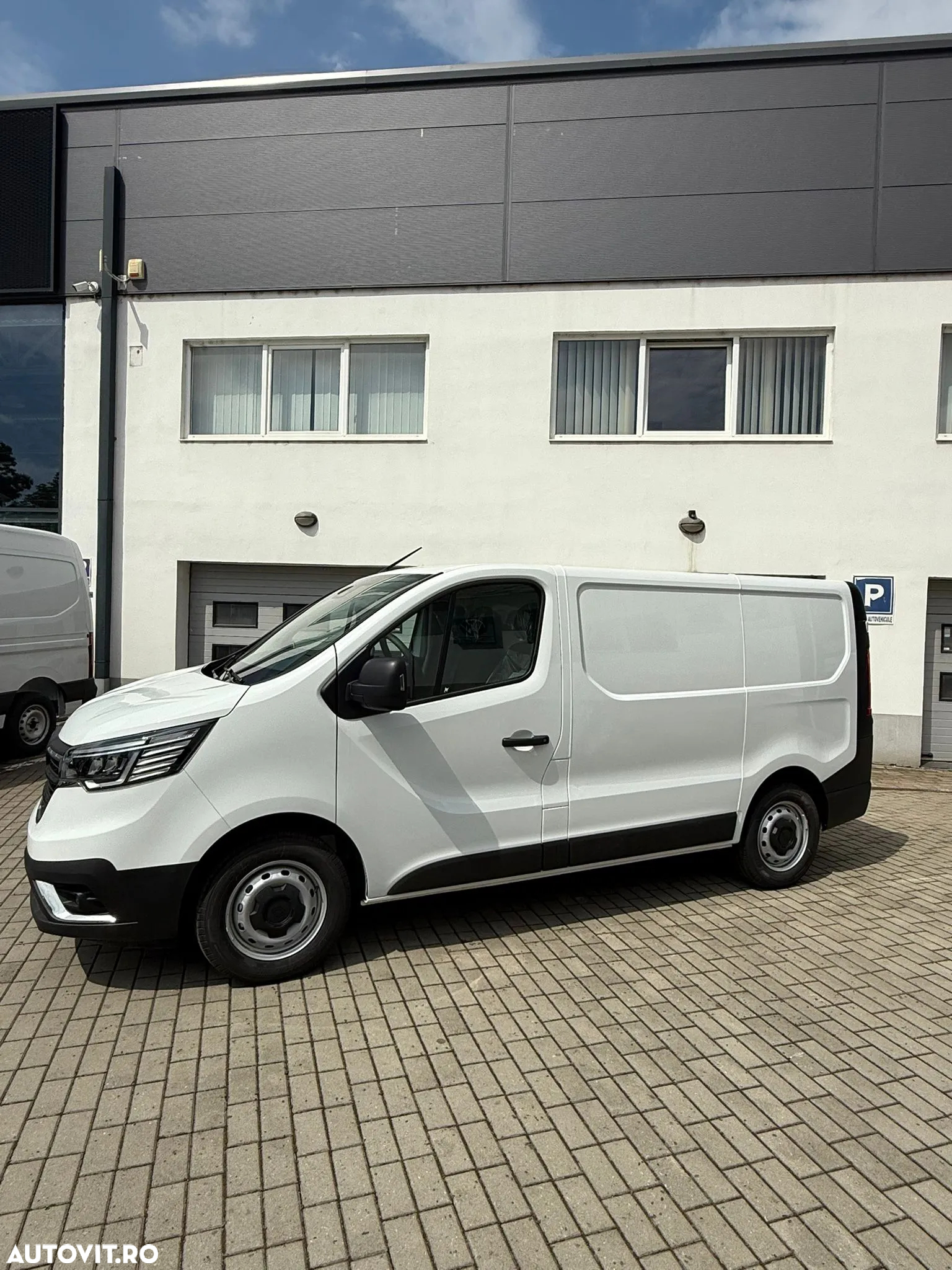 Renault Trafic - 2