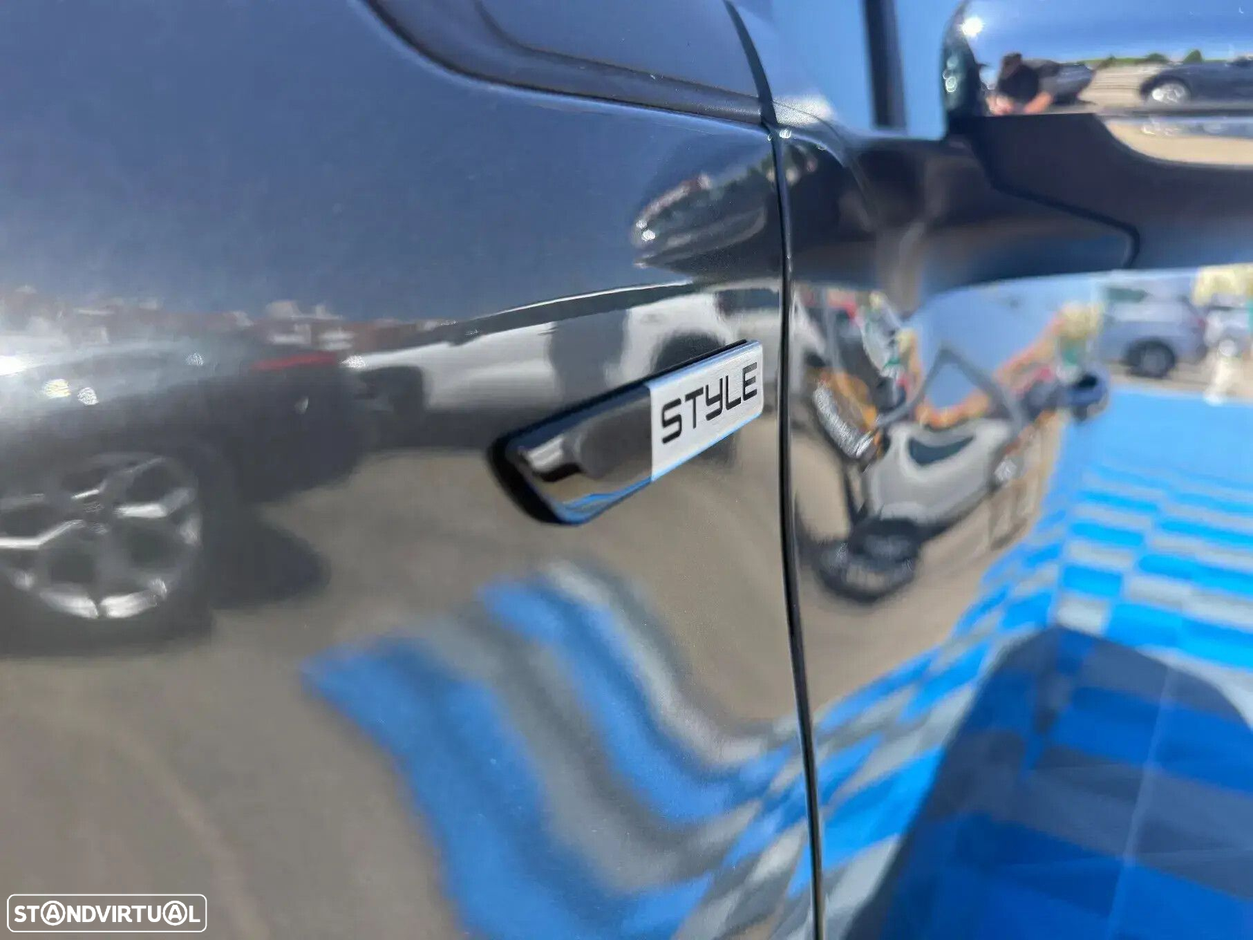 Peugeot 208 - 12