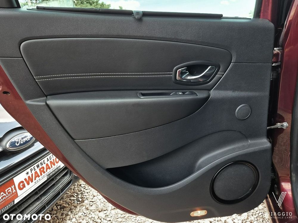 Renault Grand Scenic - 32