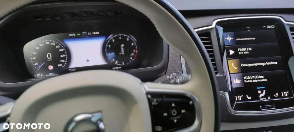 Volvo XC 90 - 7