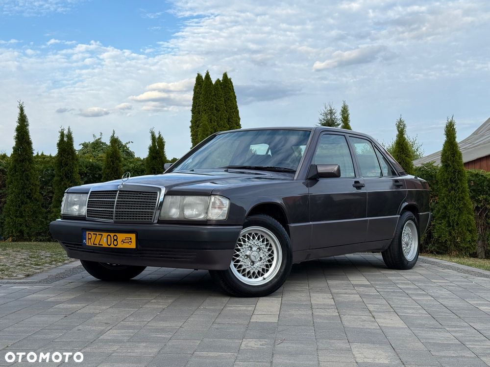 Mercedes-Benz W201 (190) - 4