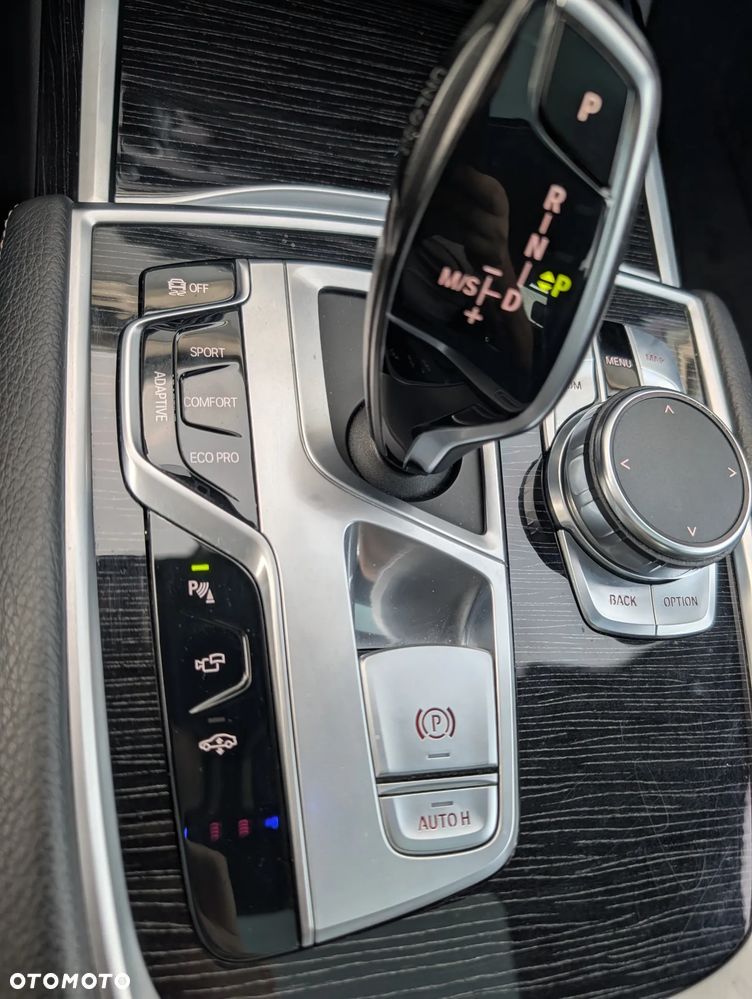 BMW Seria 7 - 18