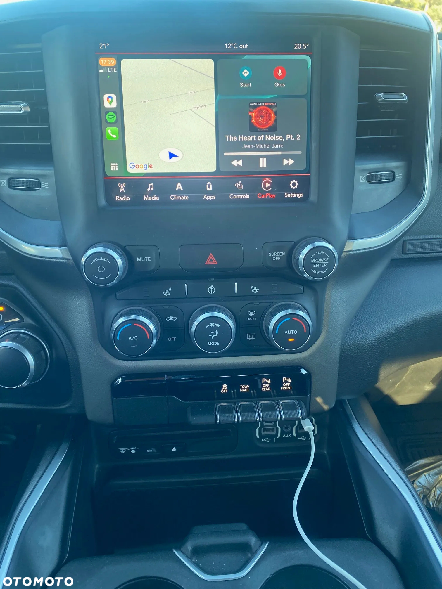 RAM 1500 Crew Cab Shortbed Bighorn - 11