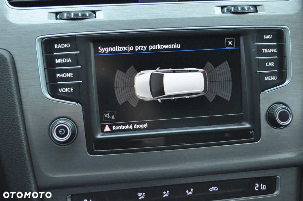 Volkswagen Golf 1.6 TDI BMT Comfortline - 21