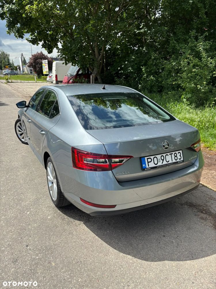 Skoda Superb 2.0 TDI Style DSG - 8
