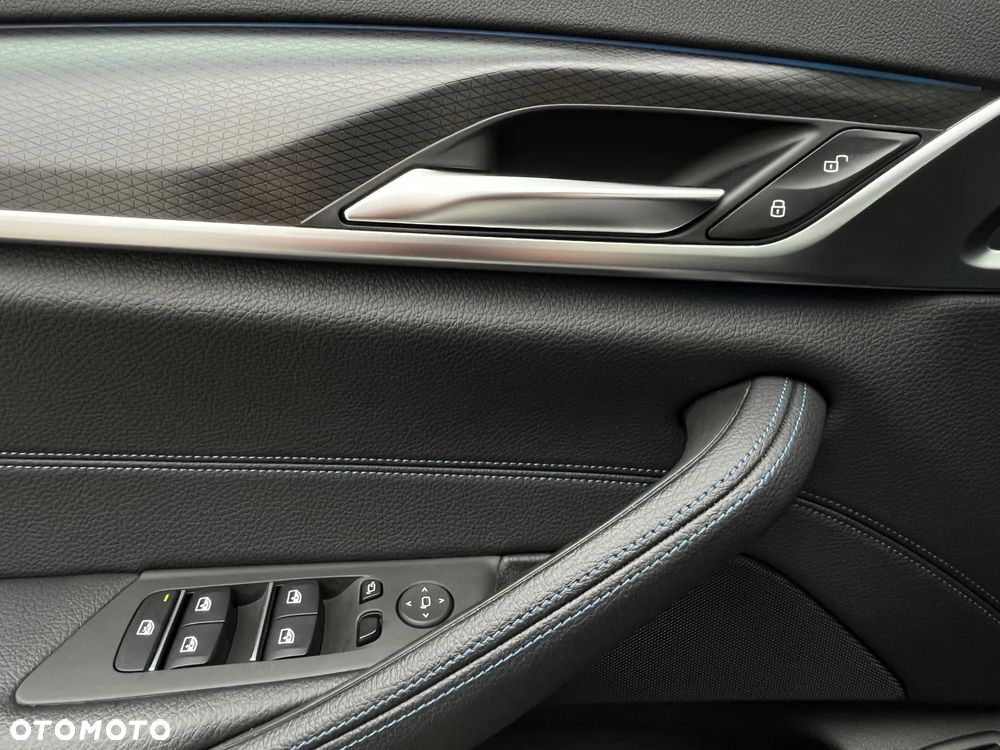 BMW Seria 5 530e M Sport sport - 40