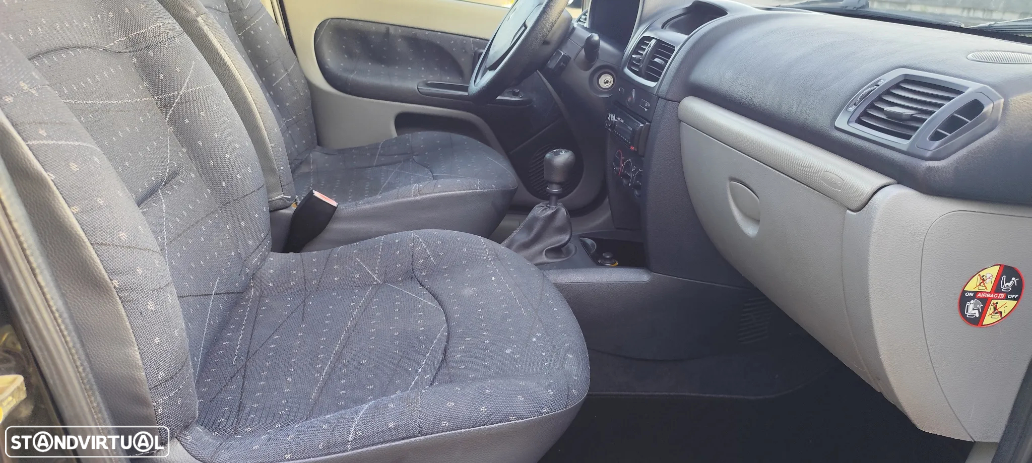Renault Clio 1.2 16V Privilège - 14