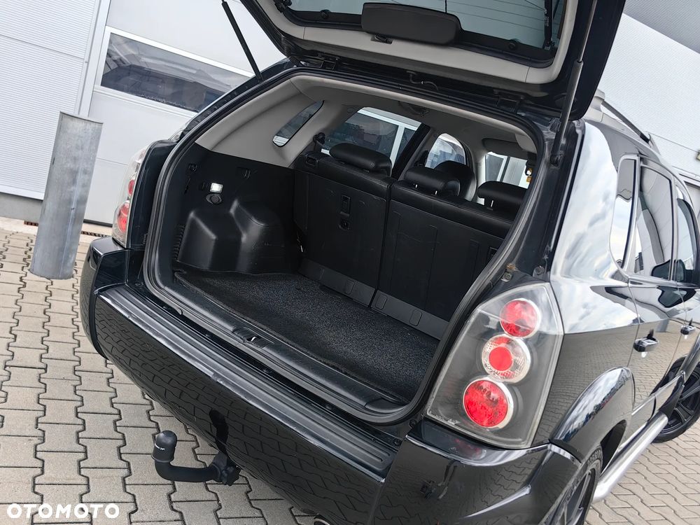Hyundai Tucson 2.0 Comfort 2WD - 22