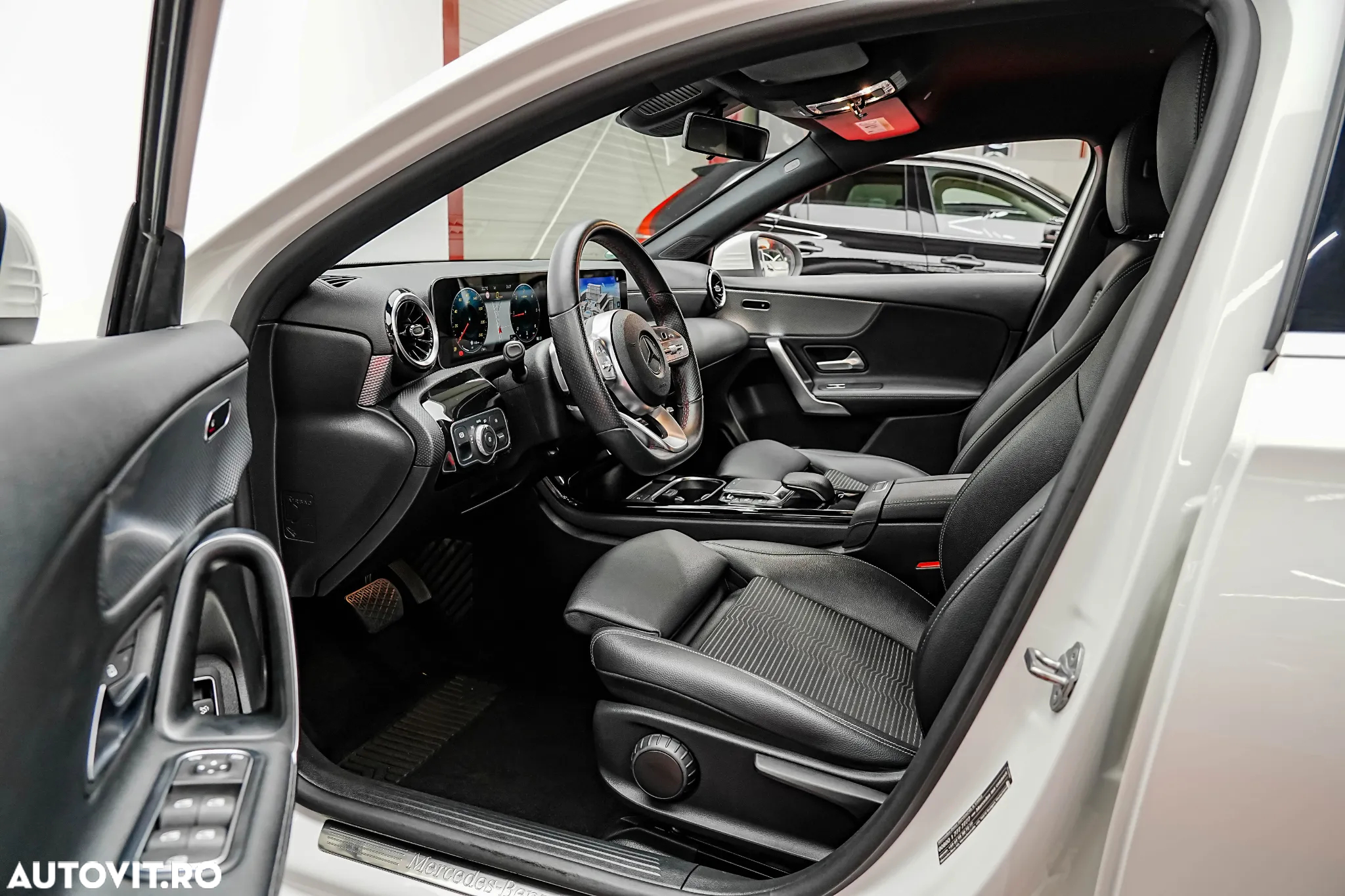 Mercedes-Benz A 180 d 7G-DCT AMG Line - 4