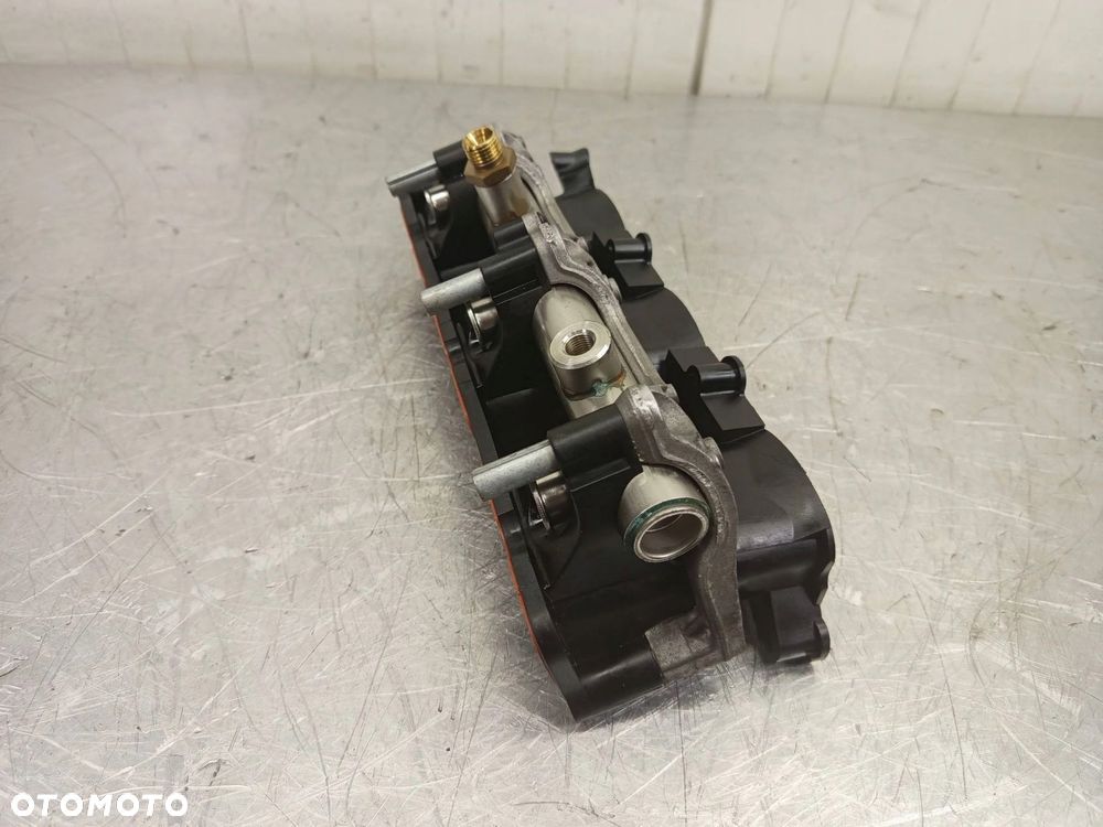 Kolektor ssący z Listwa Wtryskowa Audi A6 C6 3.2 TFSI 06E133109S - 4