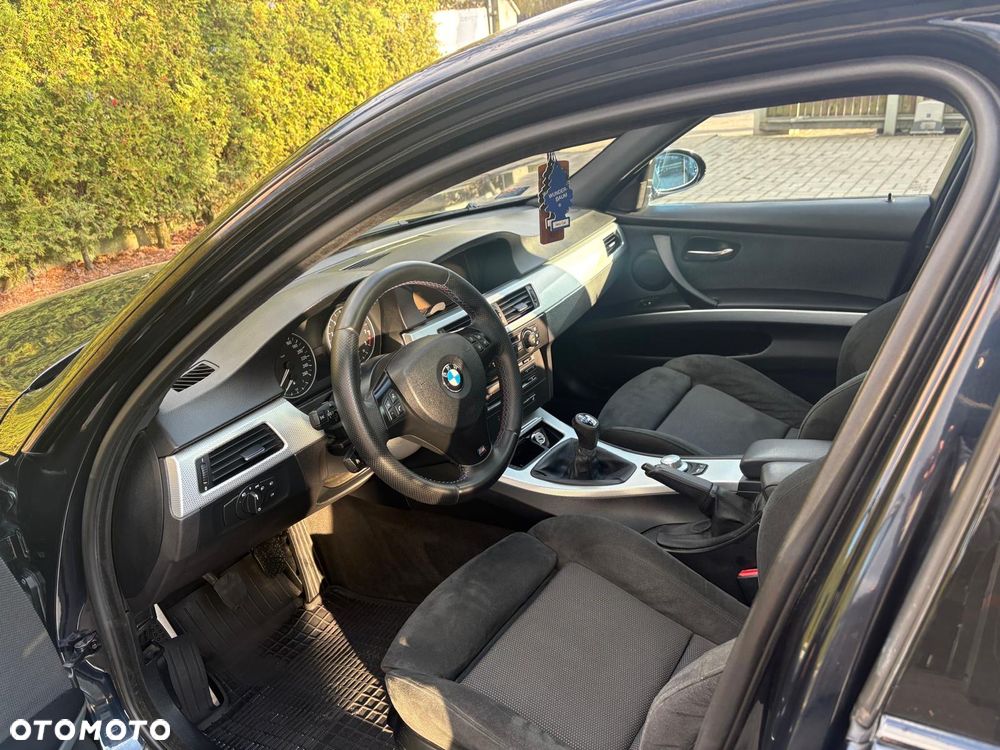 BMW Seria 3 320i Edition Sport - 28