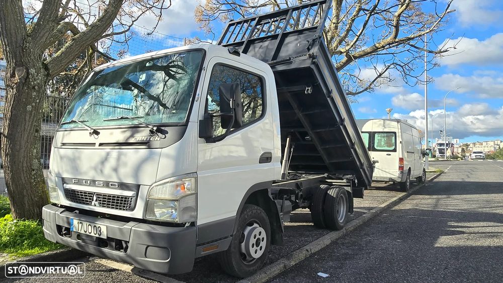 Mitsubishi Fuso Canter - 1