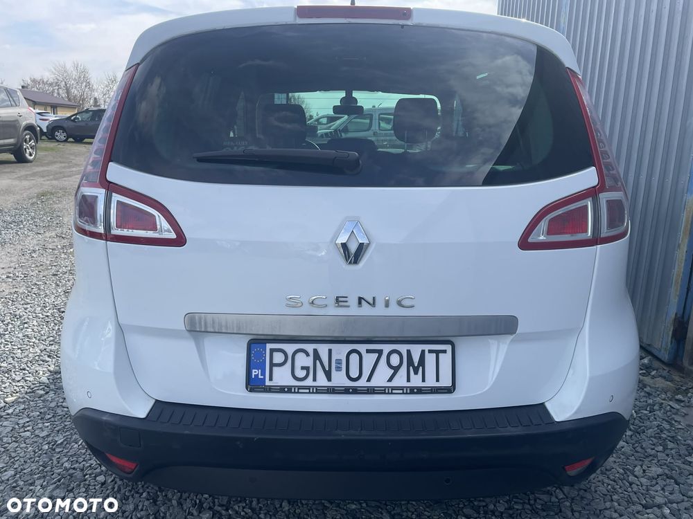 Renault Scenic 1.6 16V Infinity - 11