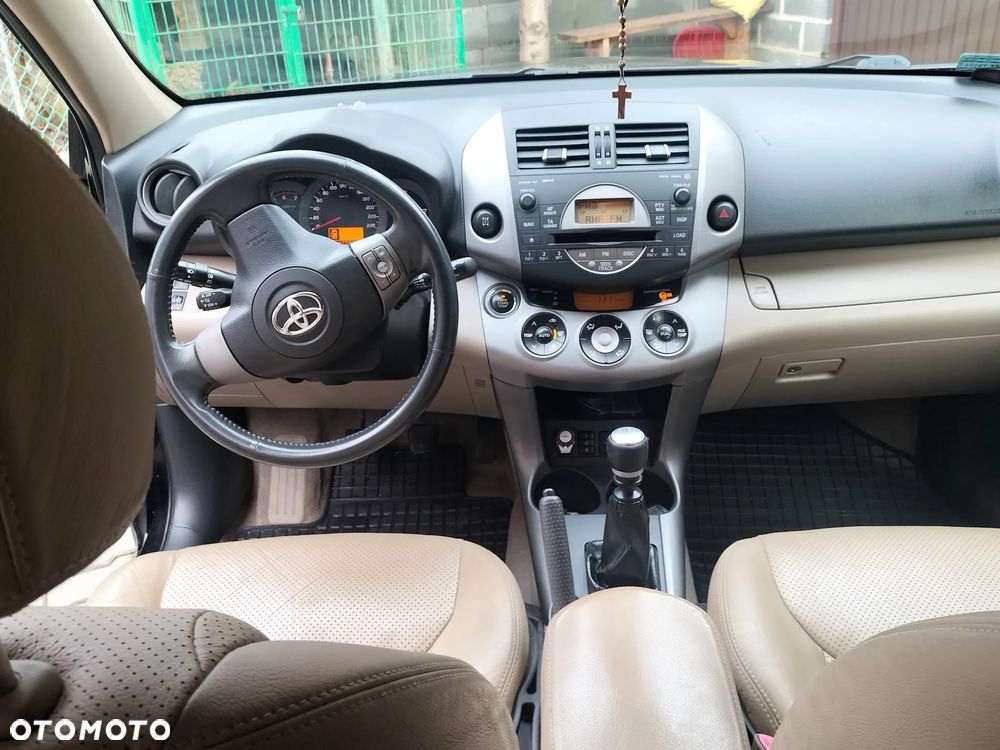Toyota RAV4 2.2 D-4D Prestige - 7