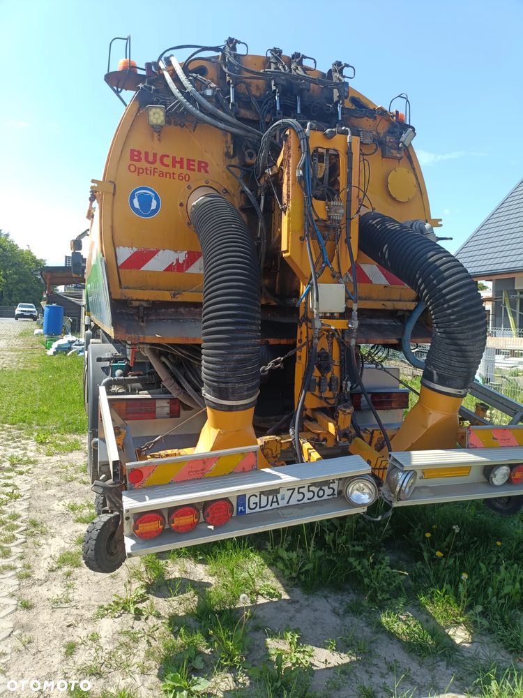 Mercedes-Benz Actros - 3