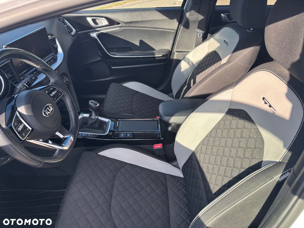 Kia ProCeed 1.5 T-GDI GT Line - 17