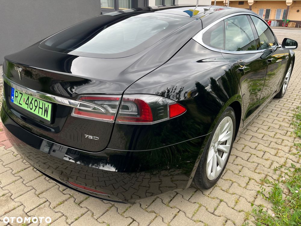 Tesla Model S - 11