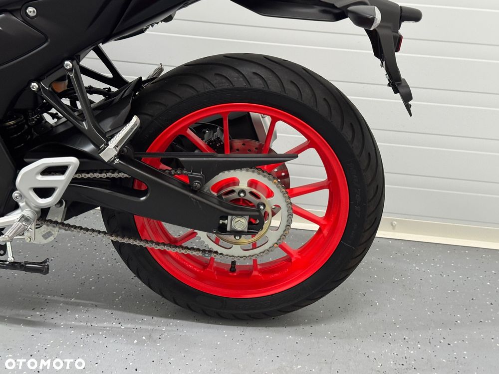 Yamaha MT - 19