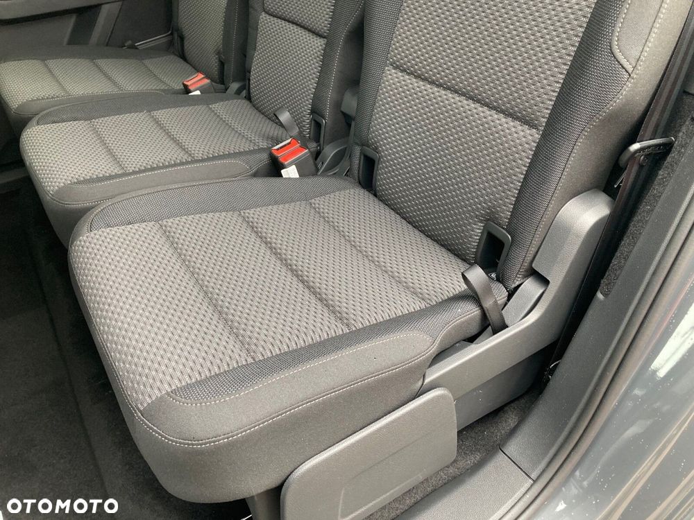 Volkswagen Touran - 13