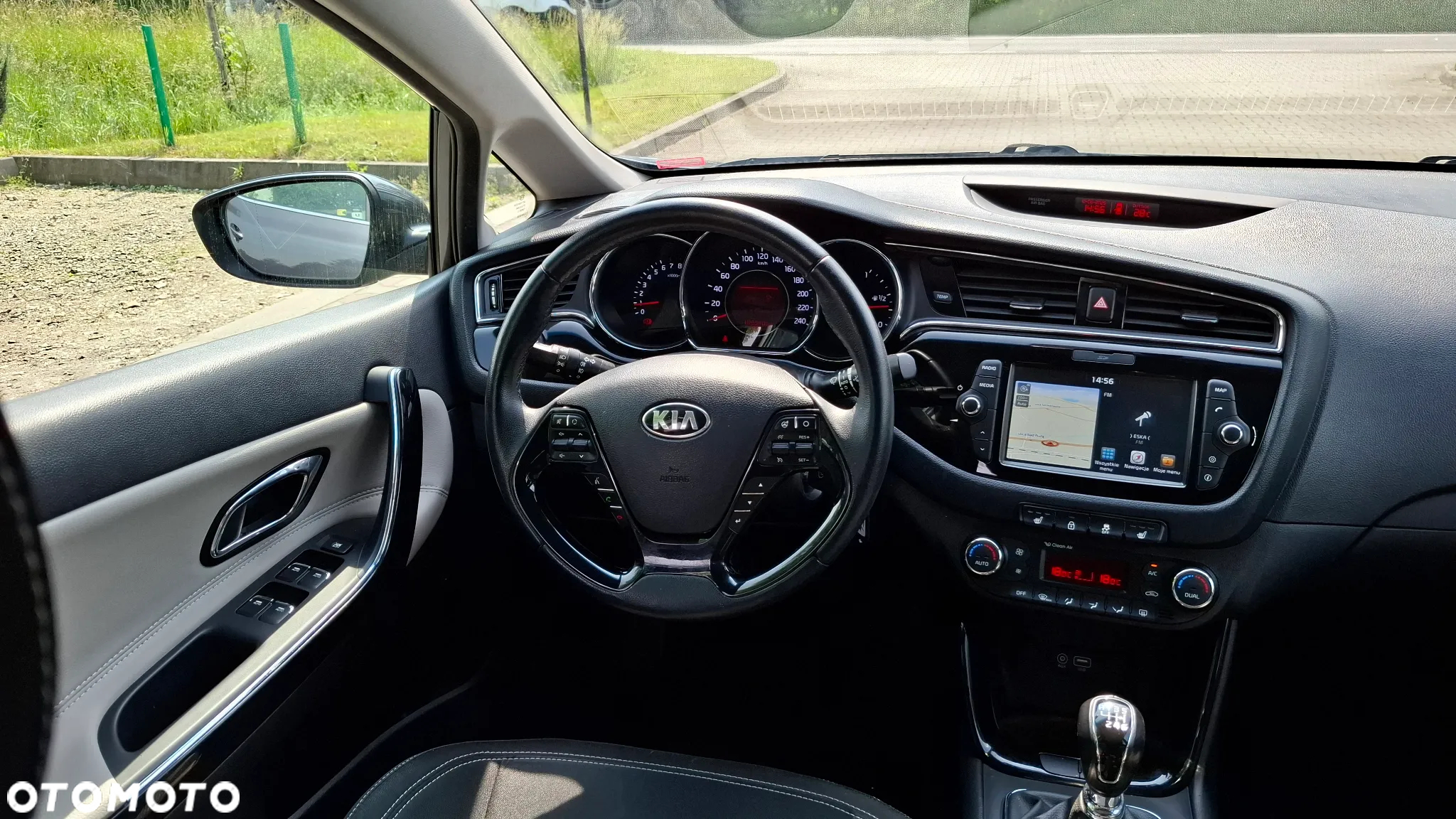 Kia Ceed - 12