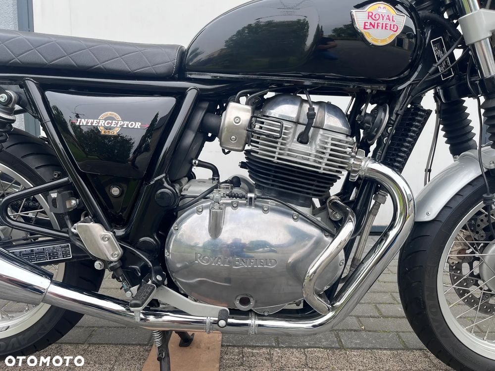 Royal Enfield Interceptor - 21