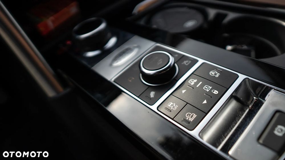 Land Rover Discovery 3.0 SDV6 HSE Luxury - 17